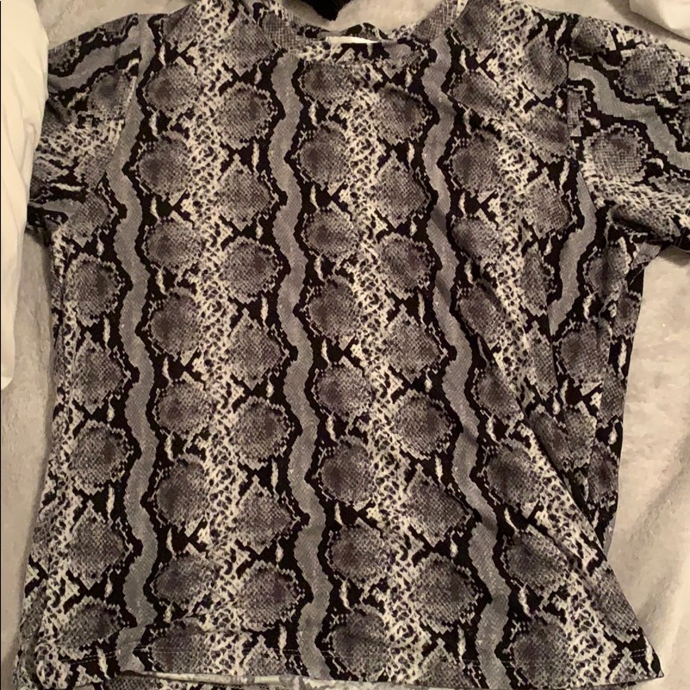 NEVER WORN Snake skin socialite shirt